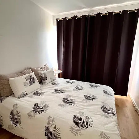 Appartement Confortable Et Chic Courbevoie