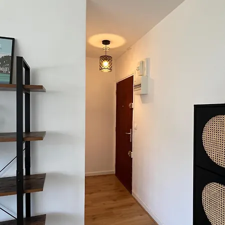 Appartement Confortable Et Chic Courbevoie