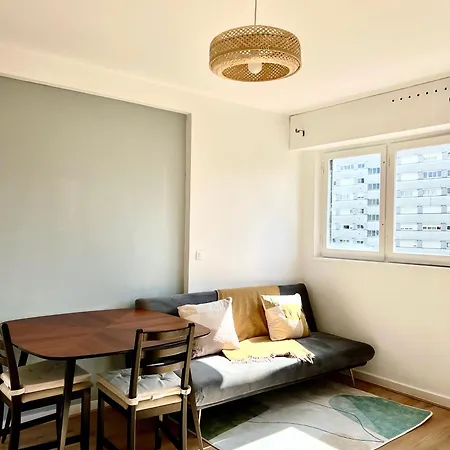 Confortable Et Chic Courbevoie